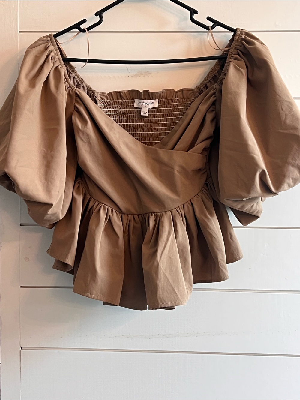 vestique Taupe Puff-Sleeve Peplum Top